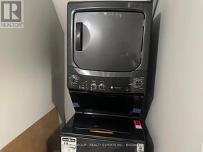 10 S Creek Dr in Kitchener, ON - Building Photo - Building Photo