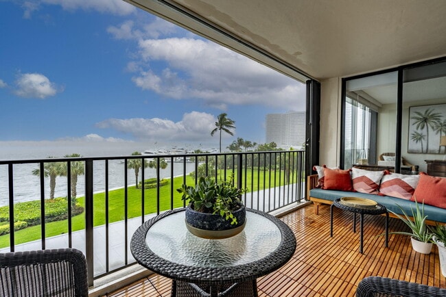 property at 124 Lakeshore Dr