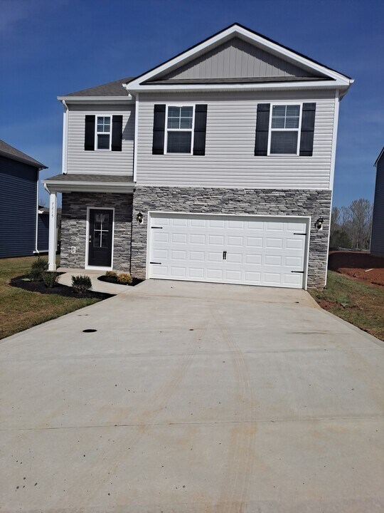 7215 Jumping Jack Ln in Knoxville, TN - Building Photo