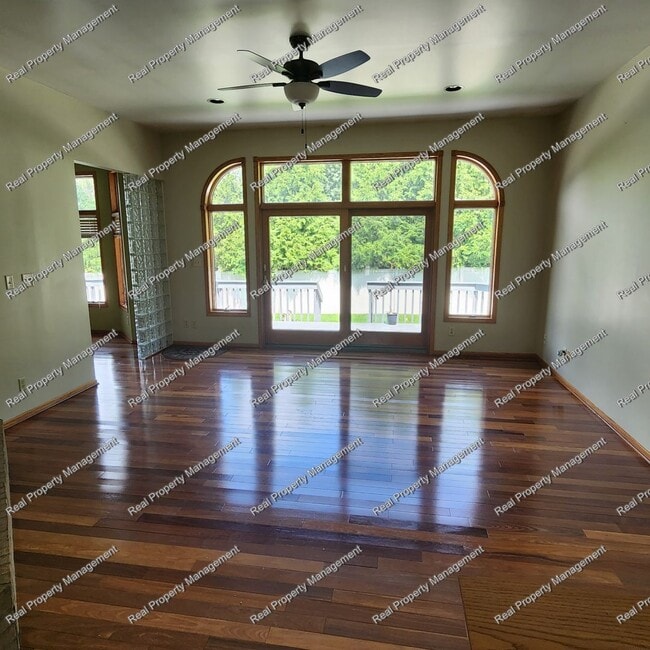 103 Corbin Ct in Schererville, IN - Foto de edificio - Building Photo