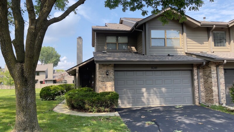 1640 Wildwood Ln in Darien, IL - Building Photo