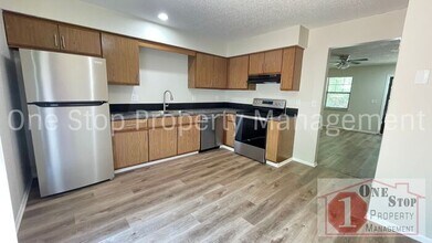 126 SW Chicago St in Blue Springs, MO - Building Photo - Building Photo