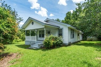 106 Midway Dr in Hueytown, AL - Foto de edificio - Building Photo