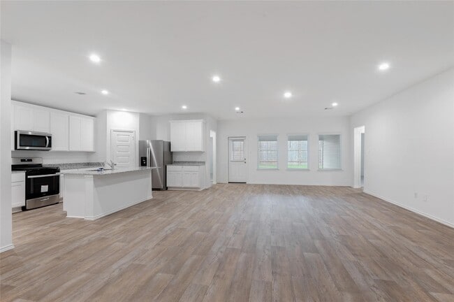 property at 7418 Elm Lndg Ln