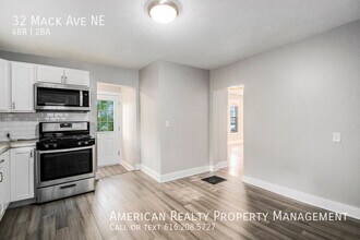 32 Mack Ave NE in Grand Rapids, MI - Building Photo - Building Photo