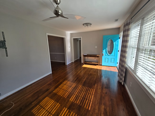 8410 Holly Hill Rd in Richmond, VA - Building Photo - Building Photo