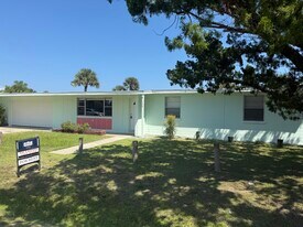 108 Lantana Ave in Flagler Beach, FL - Building Photo