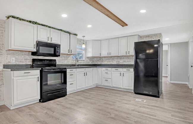 37 Paul Rene Dr in Melbourne, FL - Building Photo - Building Photo