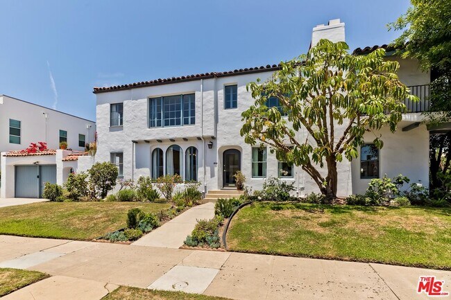 8101 4th St in Los Angeles, CA - Building Photo - Building Photo