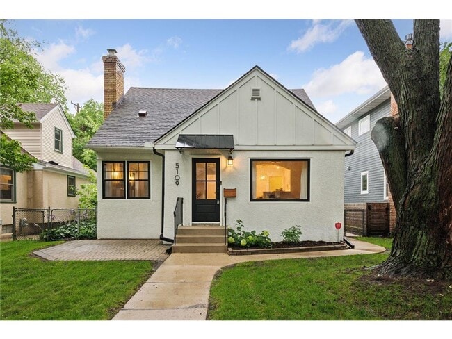 5109 Abbott Ave S in Minneapolis, MN - Foto de edificio - Building Photo