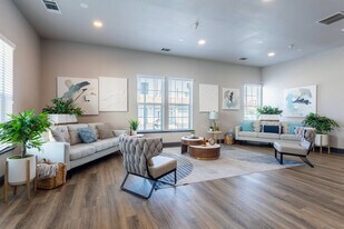 Luxe East in Fresno, CA - Building Photo