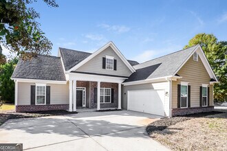332 Southgate Dr in Locust Grove, GA - Building Photo - Building Photo