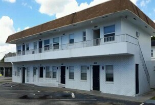 3611 N Dixie Hwy in Oakland Park, FL - Building Photo