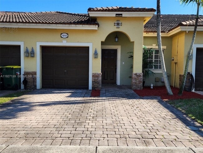 1213 NE 32nd Ave in Homestead, FL - Building Photo - Building Photo