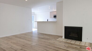 1650 S Bentley Ave in Los Angeles, CA - Building Photo - Building Photo