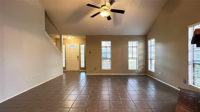 15013 Natural Spring Way in Austin, TX - Building Photo - Building Photo