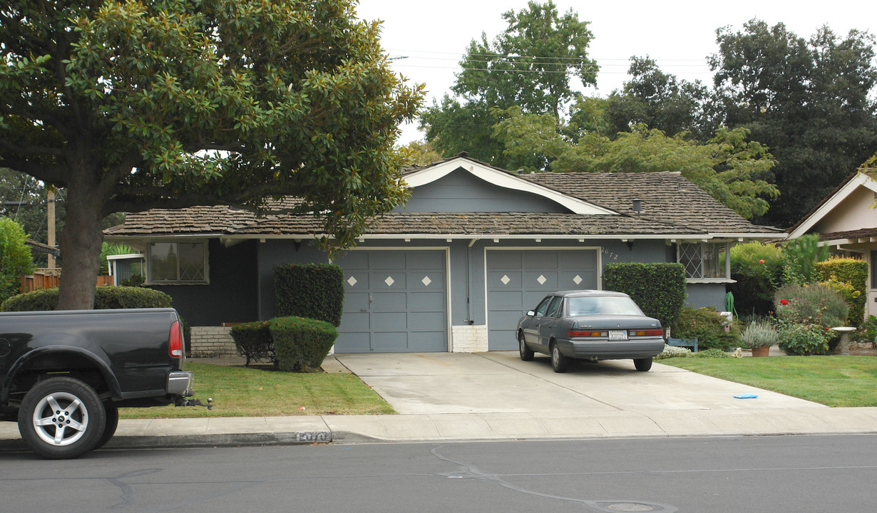 2070-2072 Towne & Country Ln in Santa Clara, CA - Building Photo