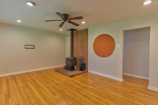 6222 Indian Dr in Newburgh, IN - Foto de edificio - Building Photo