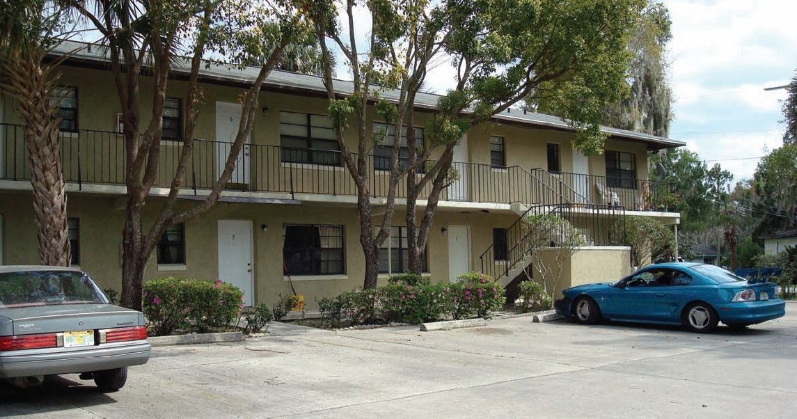 Adell Court Apartments in DeLand, FL - Building Photo