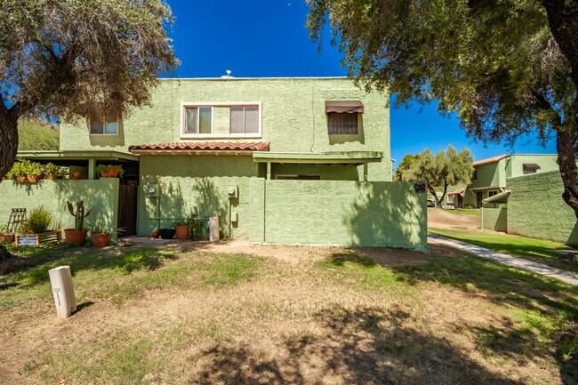 10227 N 7th Pl in Phoenix, AZ - Building Photo - Building Photo