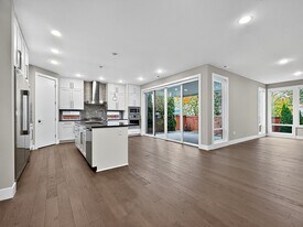 2821 Garden Ave N in Renton, WA - Building Photo