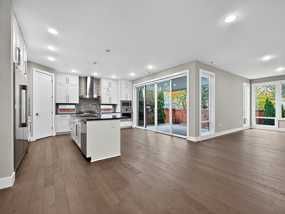 2821 Garden Ave N in Renton, WA - Building Photo