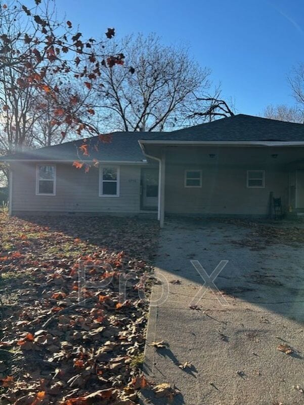 property at 1716 S Olive St