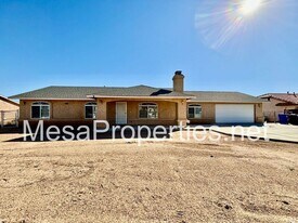 10795 Merino Ave in Apple Valley, CA - Building Photo