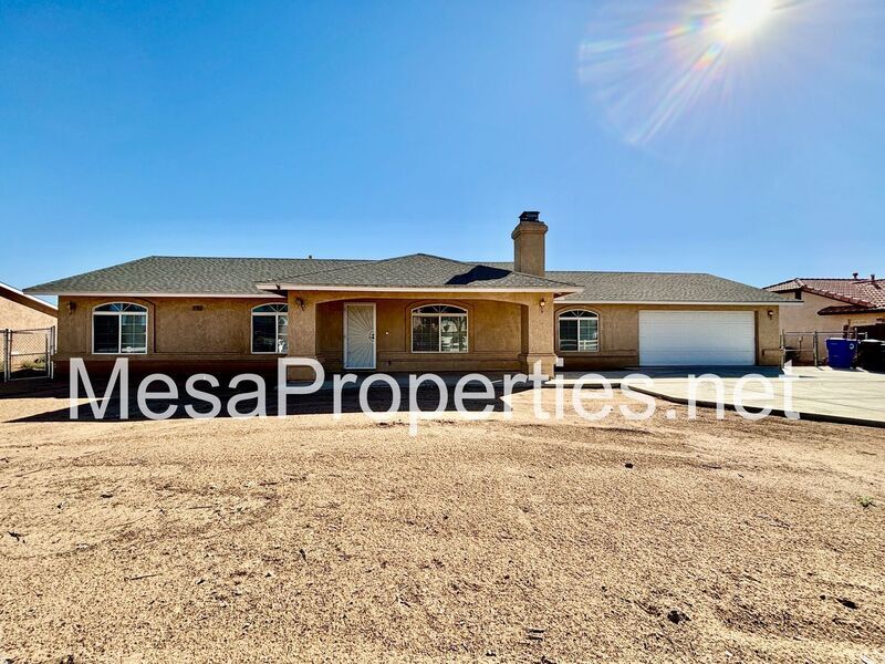 10795 Merino Ave in Apple Valley, CA - Building Photo