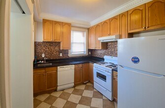 817-819 Avenue C in Bayonne, NJ - Building Photo - Building Photo