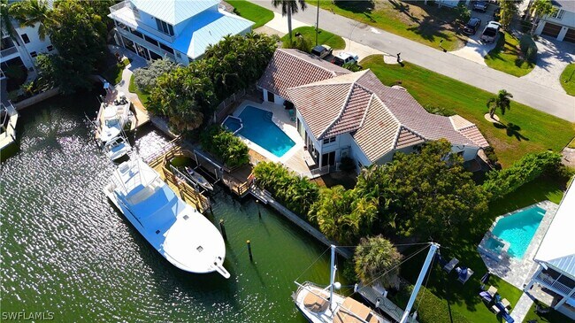 1748 Jewel Box Dr in Sanibel, FL - Building Photo - Building Photo