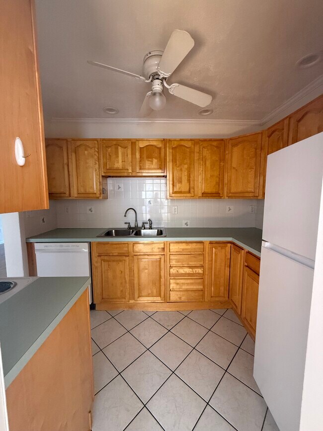 1262 Woodlawn Ter in Clearwater, FL - Foto de edificio - Building Photo