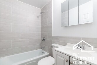 3825 N Pine Grove Ave in Chicago, IL - Building Photo - Building Photo