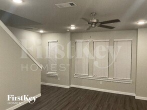 18435 Idyllic Aly in Shenandoah, TX - Foto de edificio - Building Photo