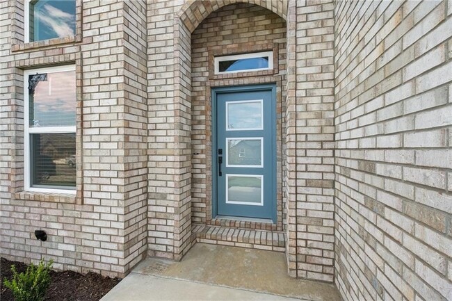 1361 Sessile Oak Wy in Bentonville, AR - Foto de edificio - Building Photo