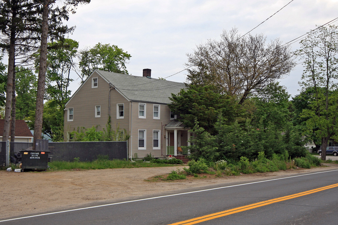 1019 Pulaski Rd in East Northport, NY - Building Photo