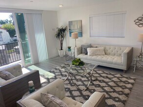 8637 Olin St, Unit 1 in Los Angeles, CA - Building Photo - Building Photo