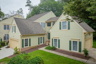 Villas At Hobbit's Glen in Columbia, MD - Building Photo - Building Photo