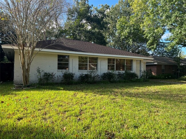 4311 Benning Dr