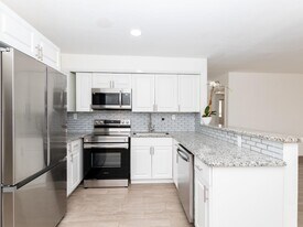 1398 SW 47th Ter in Fort Lauderdale, FL - Building Photo