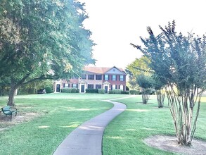 4082 Kyndra Cir in Richardson, TX - Foto de edificio - Building Photo