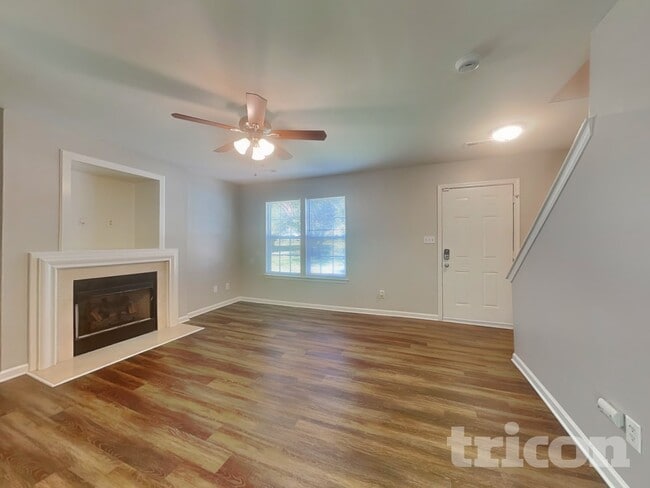 9835 Veronica Dr in Charlotte, NC - Foto de edificio - Building Photo