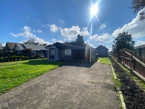 837 E Evening Glow Ave in Reedley, CA - Building Photo - Building Photo