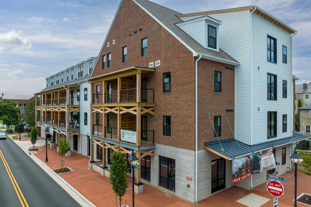 Hanover House in Fredericksburg, VA - Building Photo