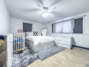 50 Creeping Hemlock Dr in Norwalk, CT - Building Photo - Building Photo