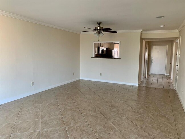 2210 Dorrington St-Unit -401 in Houston, TX - Building Photo - Building Photo