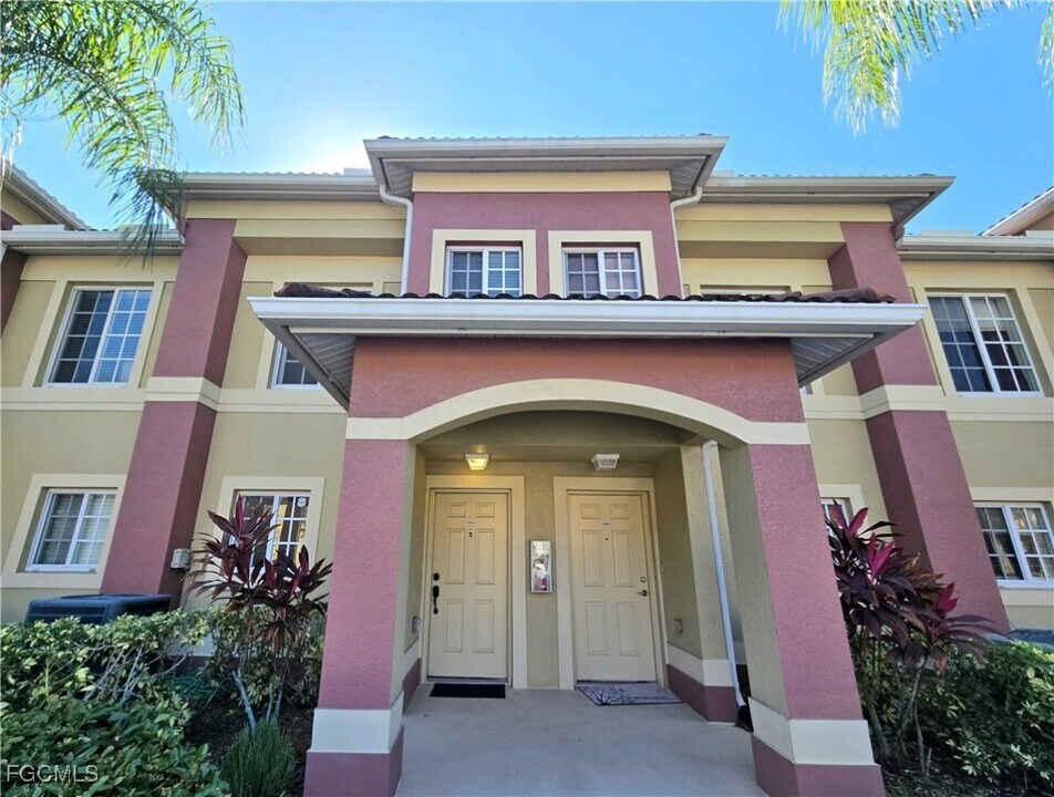 12020 Rock Brook Run in Ft. Myers, FL - Building Photo