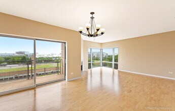 100 N Hermitage Ave in Chicago, IL - Building Photo - Building Photo