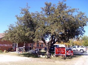 101 N Main St in Eden, TX - Foto de edificio - Building Photo