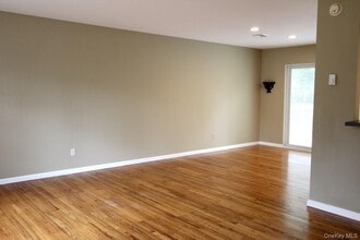 6 Highridge Rd in Harrison, NY - Building Photo - Building Photo